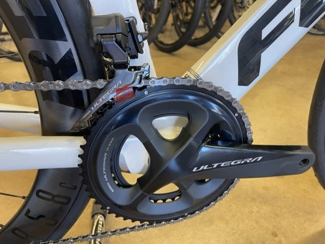 Felt AR Advanced Shimano Ultegra Di2 12 Speed Reynolds AR58 White 2023 11 Felt AR Advanced Shimano Ultegra Di2 12 Speed Reynolds AR58 White 2023 - Image 11