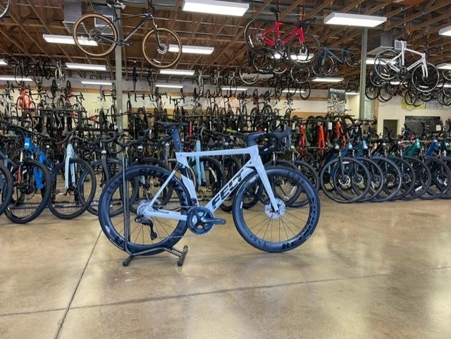 Felt AR Advanced Shimano Ultegra Di2 12 Speed Reynolds AR58 White 2023 8 Felt AR Advanced Shimano Ultegra Di2 12 Speed Reynolds AR58 White 2023 - Image 8