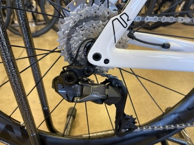 Felt AR Advanced Shimano Ultegra Di2 12 Speed Reynolds AR58 White 2023 9 Felt AR Advanced Shimano Ultegra Di2 12 Speed Reynolds AR58 White 2023 - Image 9