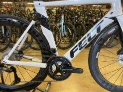 Felt AR Advanced Shimano Ultegra Di2 12 Speed Reynolds AR58 White 2023 28 Felt AR Advanced Shimano Ultegra Di2 12 Speed Reynolds AR58 White 2023 -Felt IdPXI2Az30is8JPWuHy30shDY