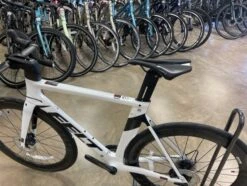 Felt AR Advanced Shimano Ultegra Reynolds AR58 White 2023 -Felt KjfnvGeRr5pCxwpyvTEVYMqcg