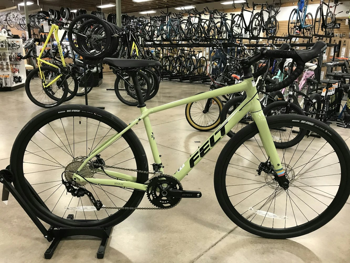 Felt Broam 40 Shimano Tiagra/Shimano GRX400 Mix - Sage Mist 2022