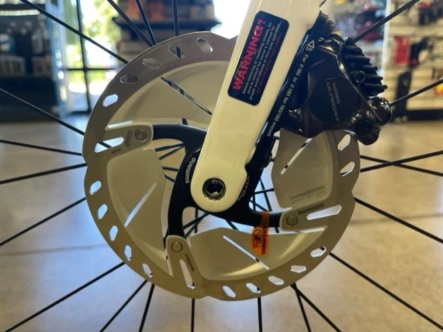 Felt AR Advanced Shimano Ultegra Di2 12 Speed Reynolds AR58 White 2023 6 Felt AR Advanced Shimano Ultegra Di2 12 Speed Reynolds AR58 White 2023 - Image 6