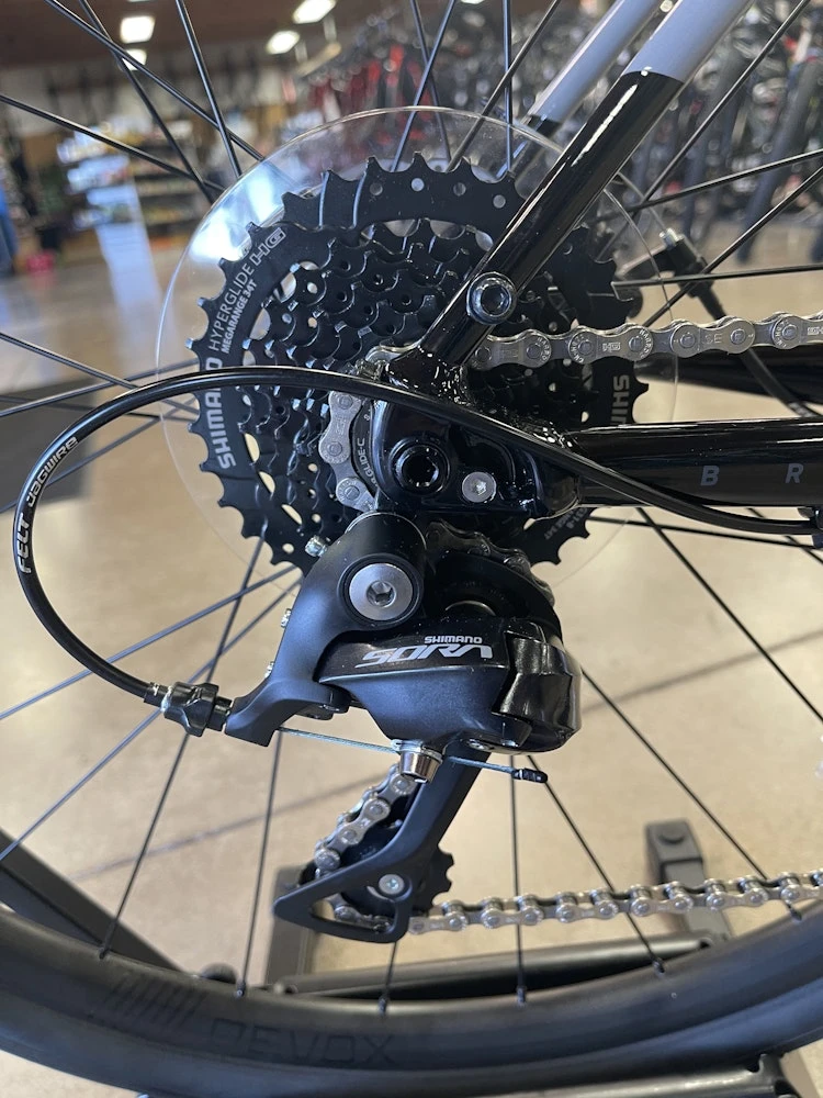 Felt Broam 60 Shimano Sora/Claris Mix - Black 2022 3 Felt Broam 60 Shimano Sora/Claris Mix - Black 2022 - Image 3