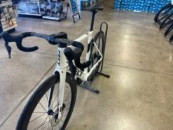 Felt AR Advanced Shimano Ultegra Di2 12 Speed Reynolds AR58 White 2023 17 Felt AR Advanced Shimano Ultegra Di2 12 Speed Reynolds AR58 White 2023 -Felt eS1FUs9nBnFDYrniHWxCoqYXA