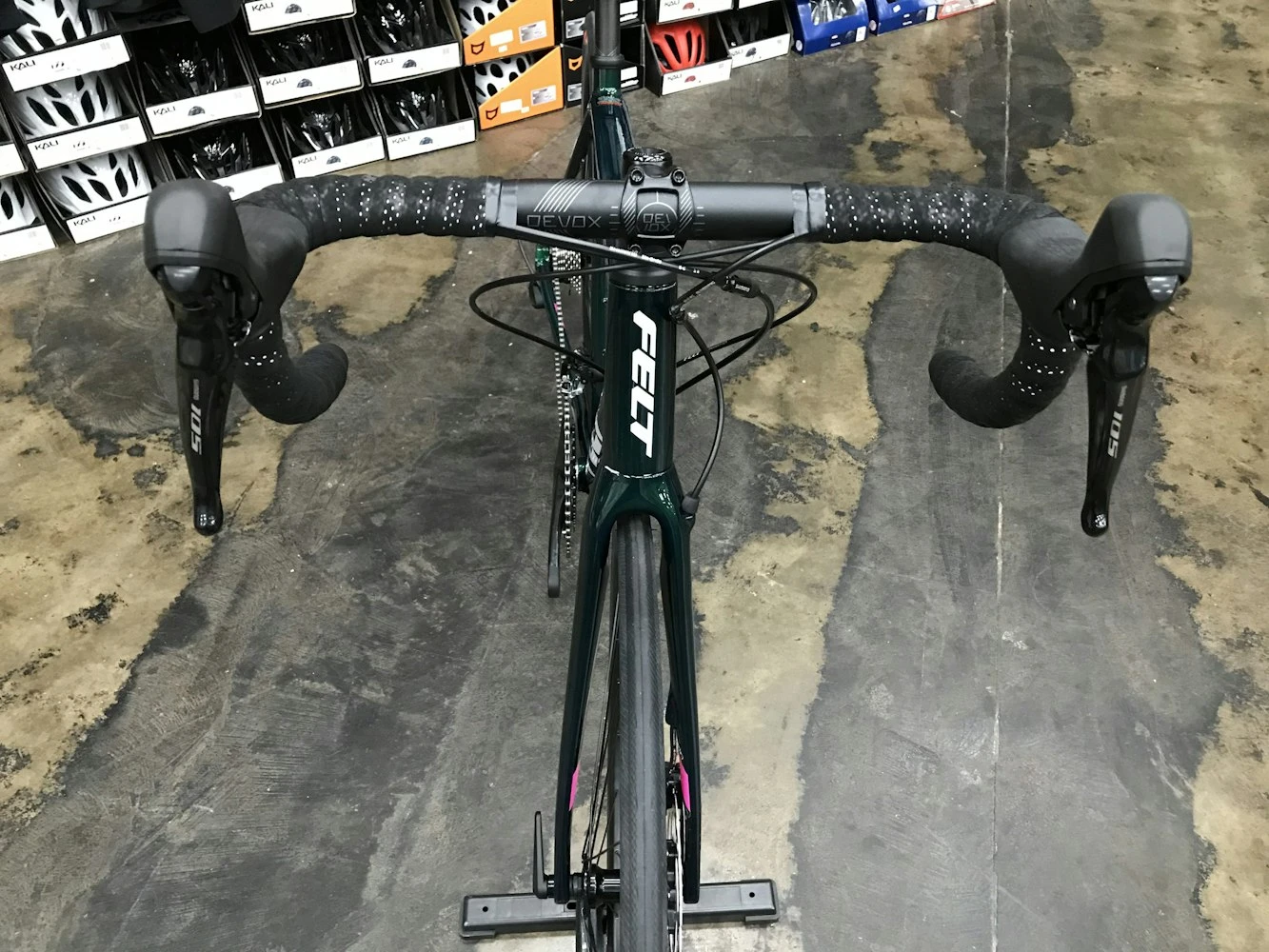 Felt FR30 Shimano 105 - Eden Green 2022 8 Felt FR30 Shimano 105 - Eden Green 2022 - Image 8